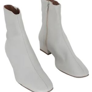 Aquatalia Selini Pearl Bootie - Women's US Size 10.5